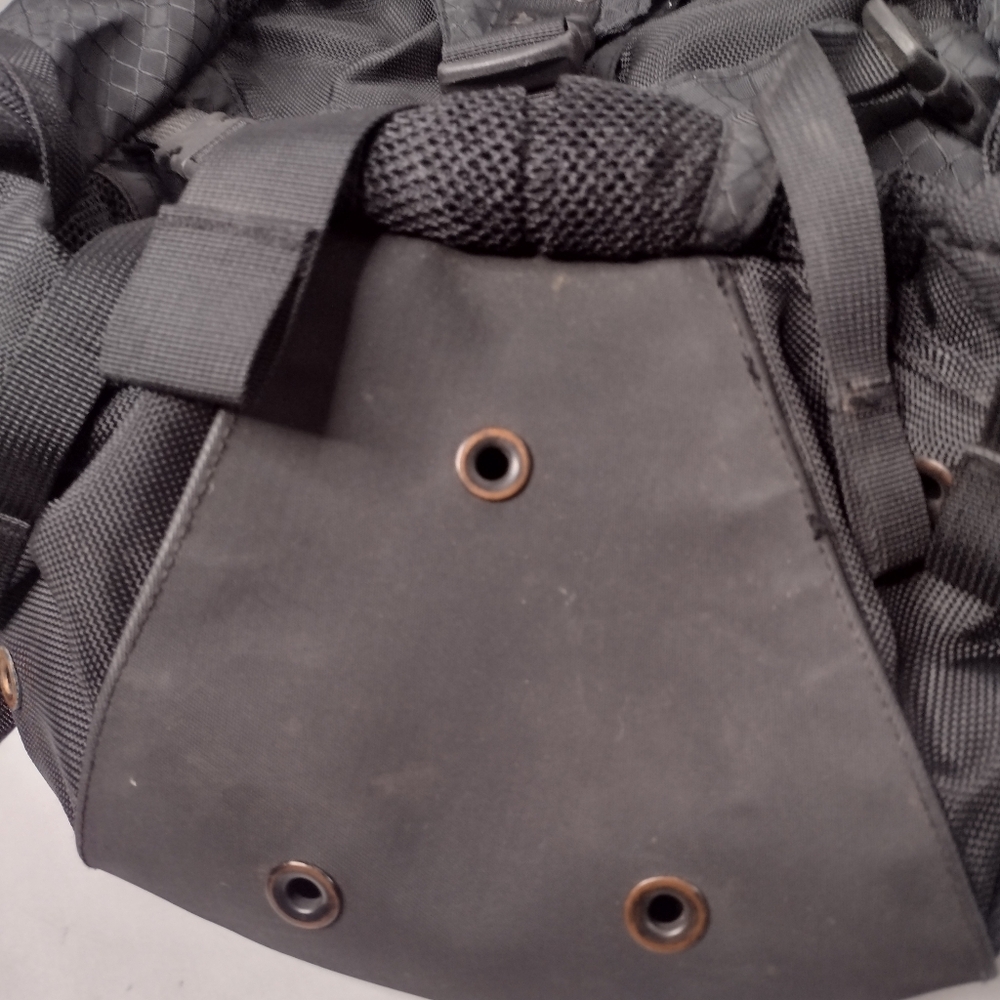 Backpack - Picture 2 of 9